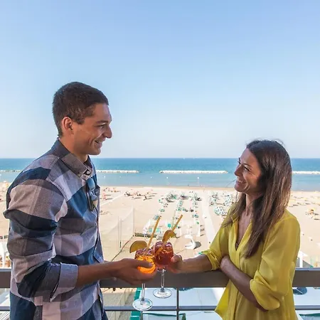 Отель International