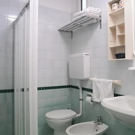 מלון International