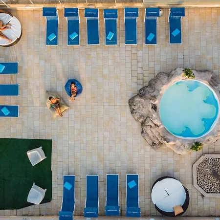 International Hotell 3*