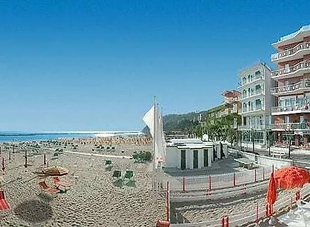 International Ξενοδοχείο